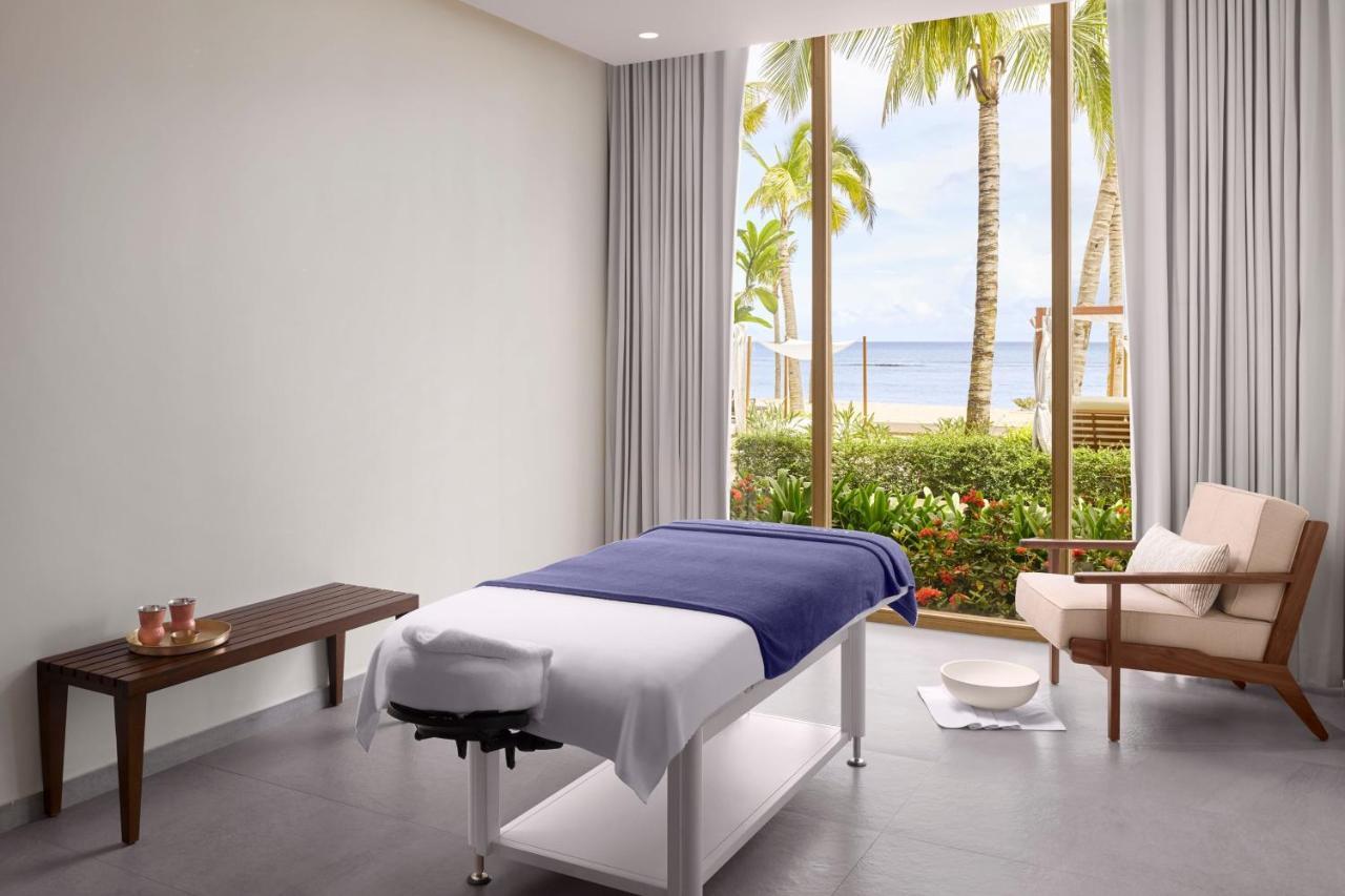 Le Meridien Ile Maurice Pointe aux Piments Eksteriør bilde A massage bed