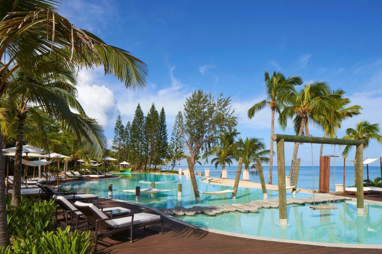 Le Meridien Ile Maurice Pointe aux Piments Eksteriør bilde The pool at the Sheraton Resort Fiji