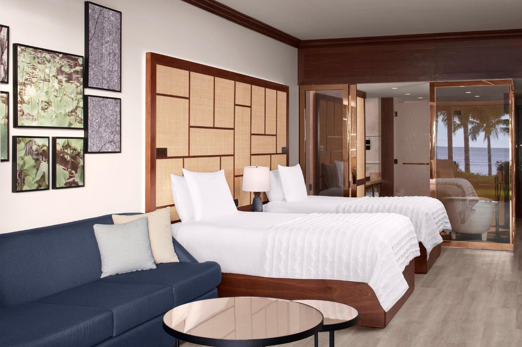 Le Meridien Ile Maurice Pointe aux Piments Eksteriør bilde A guest room at the Hilton San Diego Bayfront