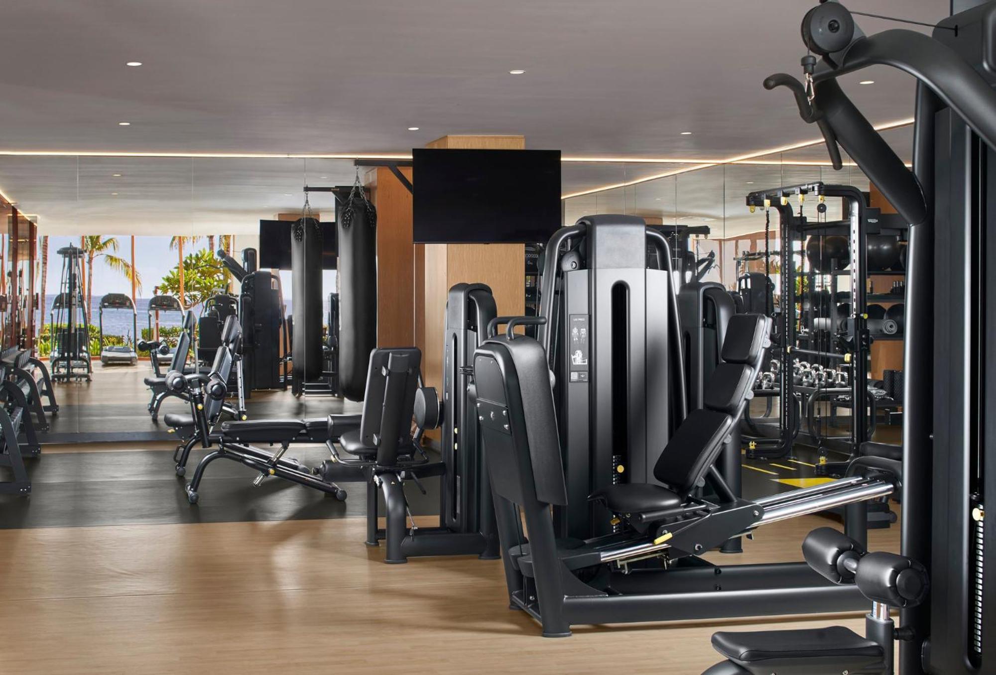 Le Meridien Ile Maurice Pointe aux Piments Eksteriør bilde The gym at the hotel