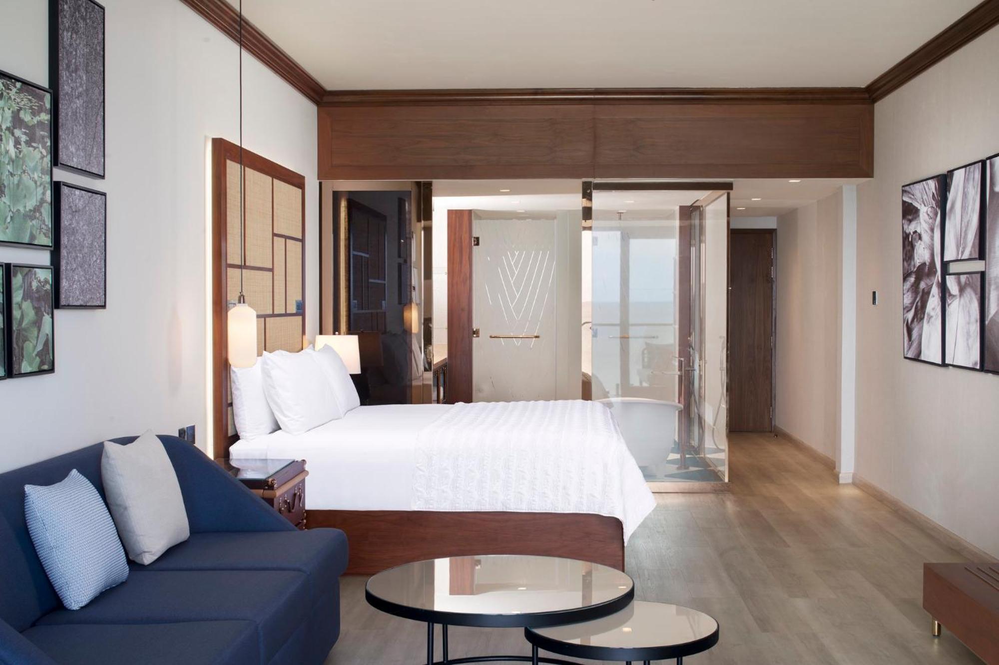 Le Meridien Ile Maurice Pointe aux Piments Eksteriør bilde A guest room at the Westin